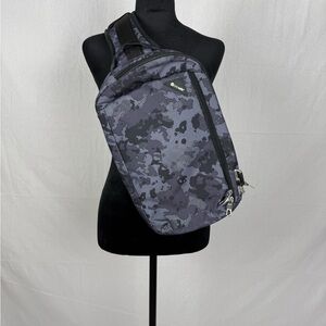 Pacsafe® V Tech anti-theft sling pack,Camouflage